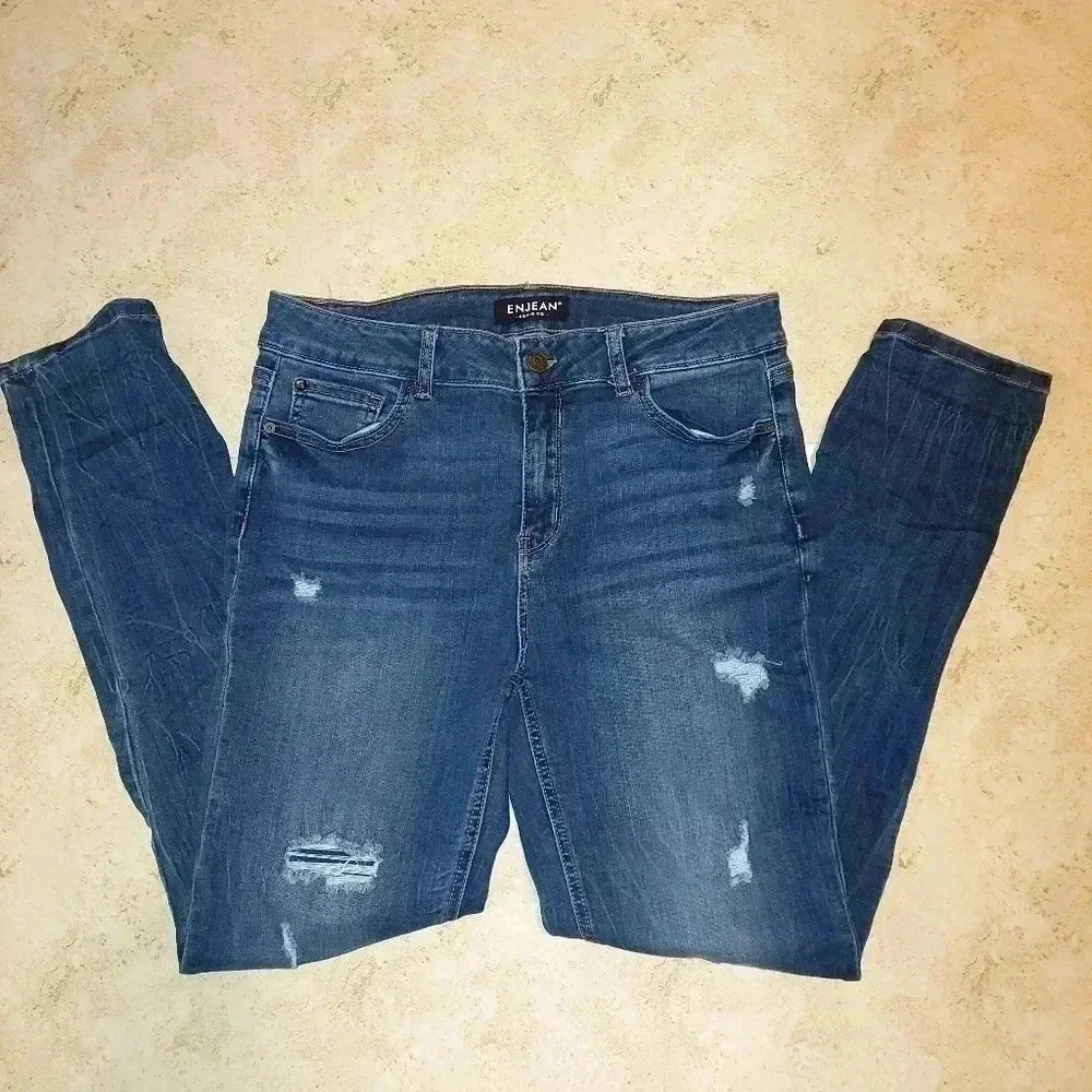 𝅺JUNIORS ENJEAN distressed skinny jeans size 13